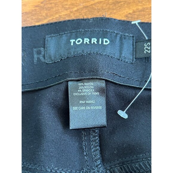 Torrid Trouser Bombshell Ponte bootcut Pant Deep Black Plus Sz 22 SHORT NWOT - Picture 4 of 7